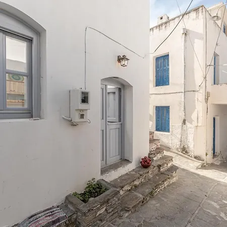 Old Mansion In Mélanes